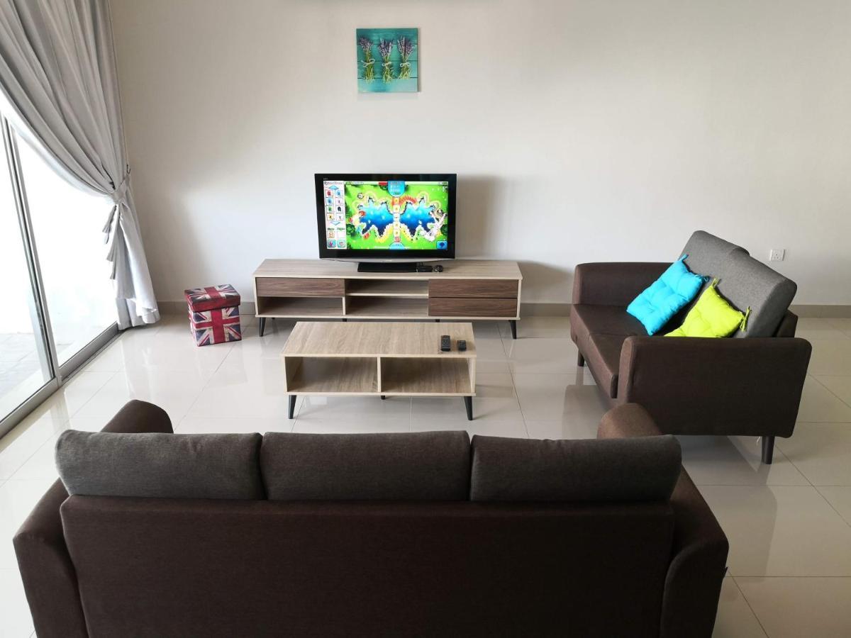 Sparkling Clean Homestay @ Kota Kemuning - Rimbayu Teluk Panglima Garang Ngoại thất bức ảnh