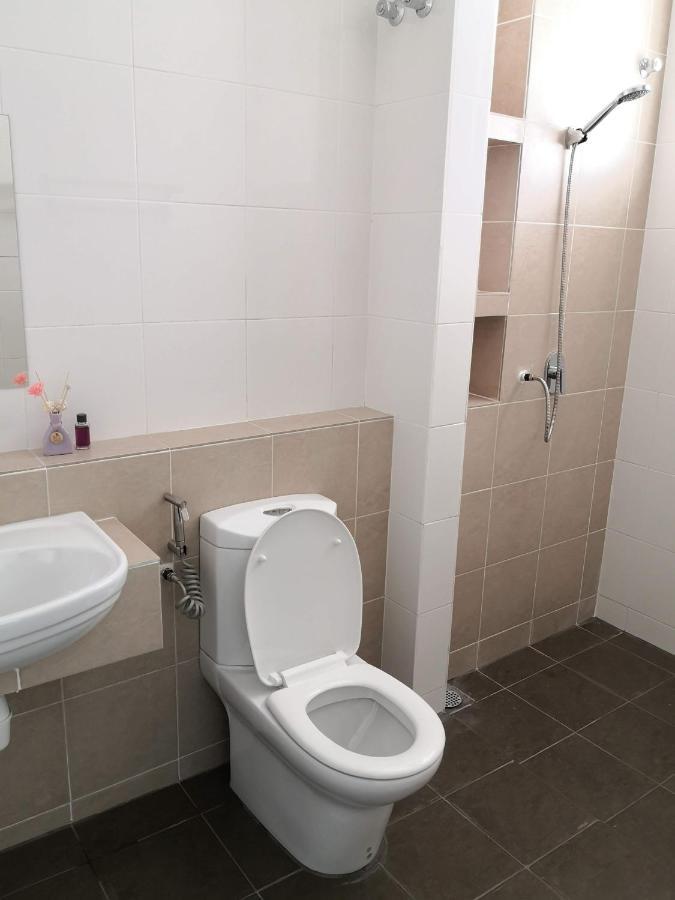 Sparkling Clean Homestay @ Kota Kemuning - Rimbayu Teluk Panglima Garang Ngoại thất bức ảnh