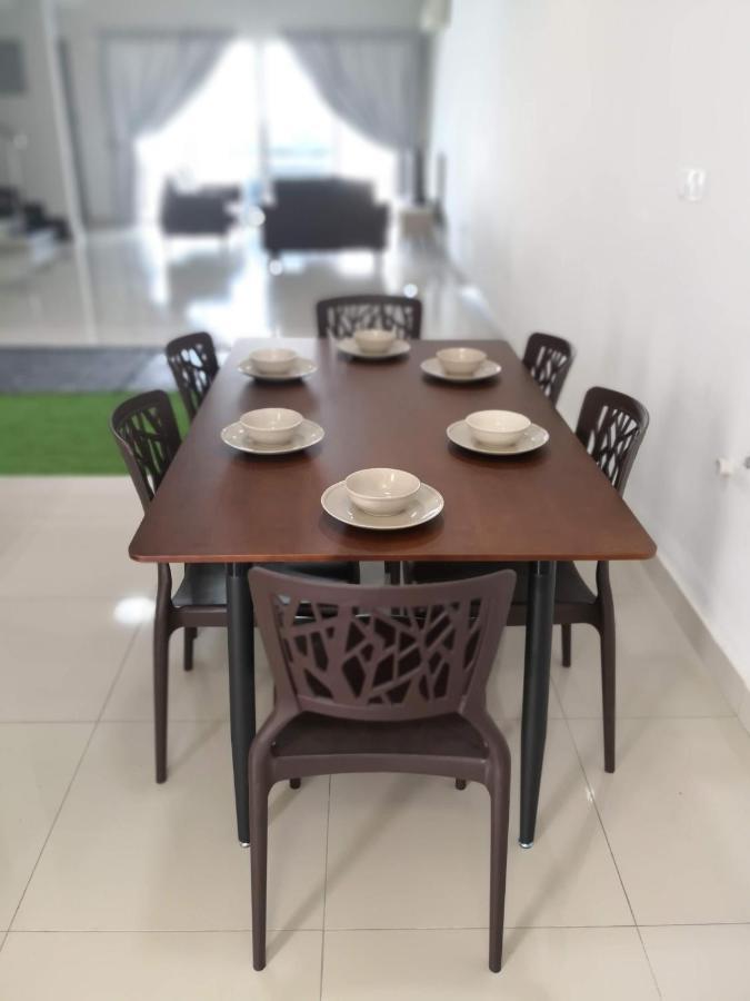 Sparkling Clean Homestay @ Kota Kemuning - Rimbayu Teluk Panglima Garang Ngoại thất bức ảnh