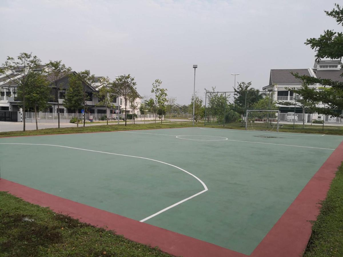 Sparkling Clean Homestay @ Kota Kemuning - Rimbayu Teluk Panglima Garang Ngoại thất bức ảnh