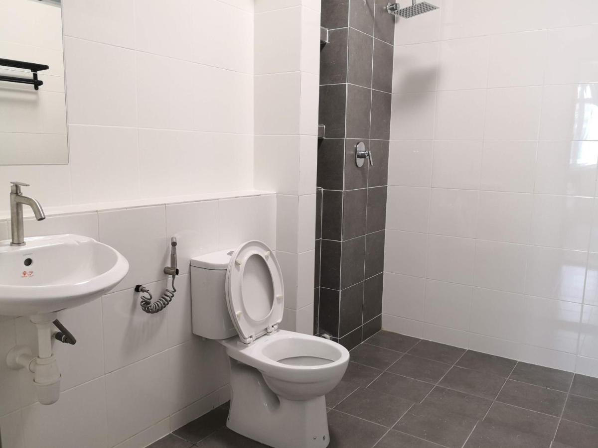Sparkling Clean Homestay @ Kota Kemuning - Rimbayu Teluk Panglima Garang Ngoại thất bức ảnh