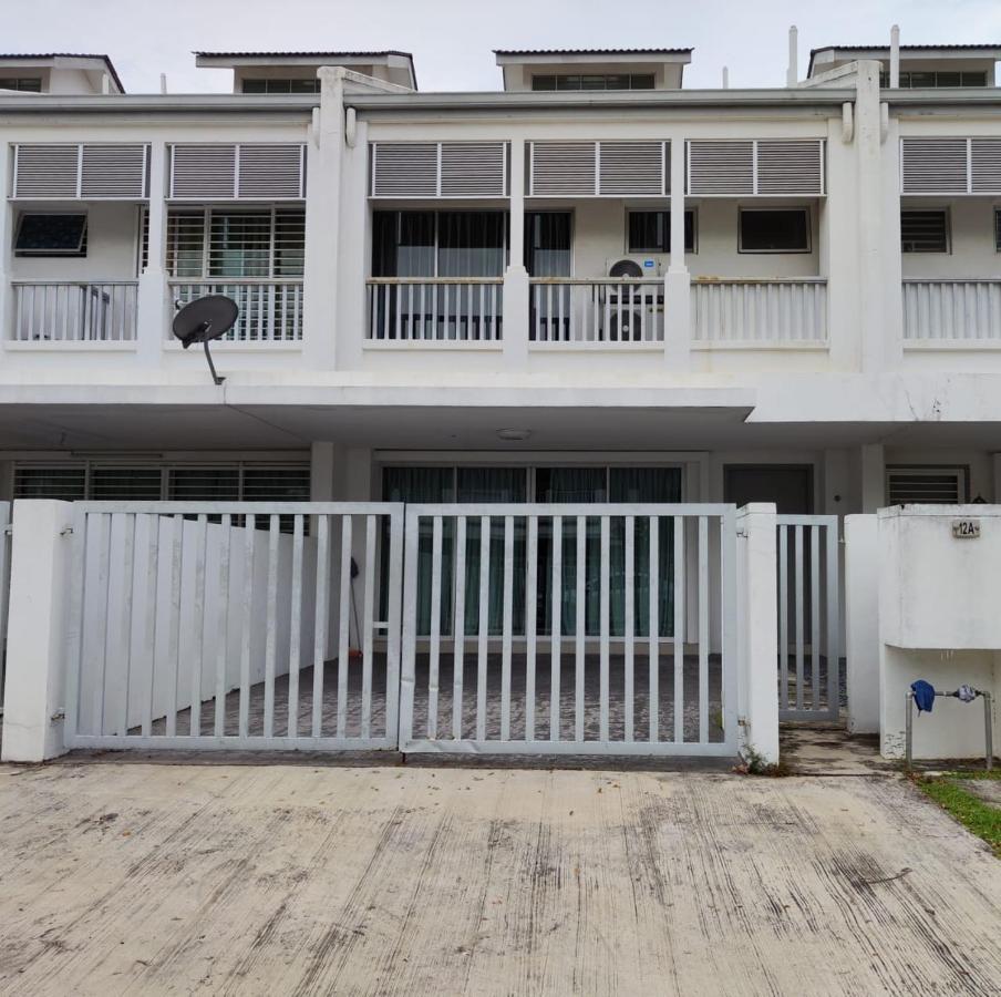 Sparkling Clean Homestay @ Kota Kemuning - Rimbayu Teluk Panglima Garang Ngoại thất bức ảnh